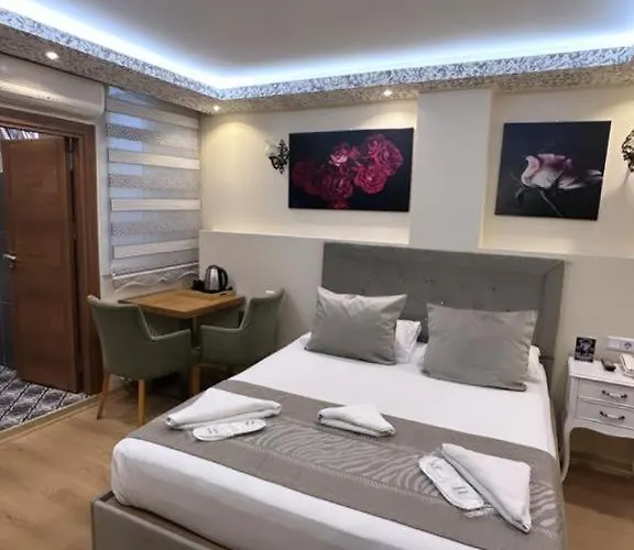 Ueskuedar מלון 2*