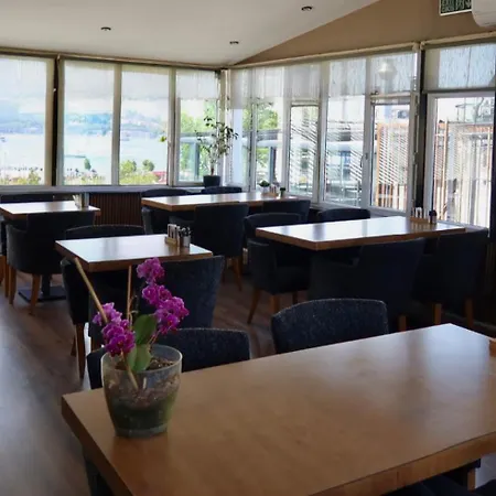 Hotel Ueskuedar