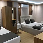 Hotel Ueskuedar 2*
